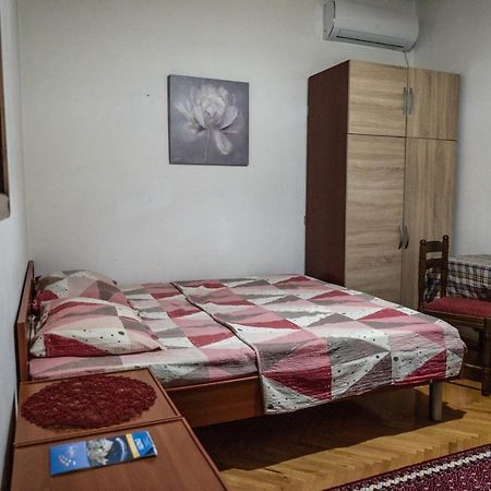 Hostel Center Ulcinj Ngoại thất bức ảnh